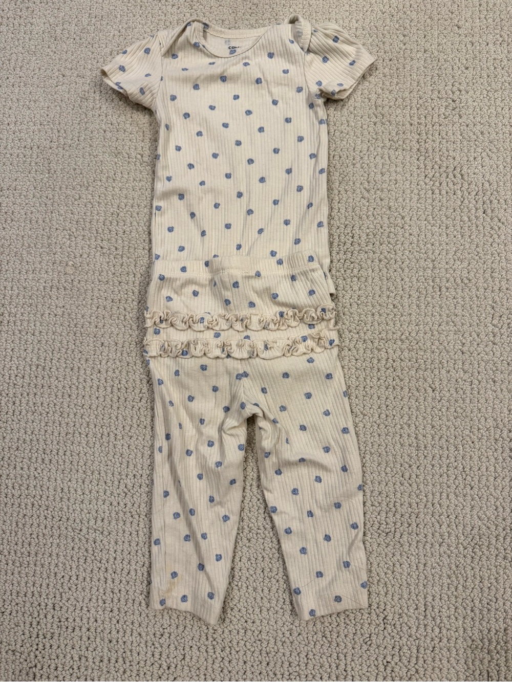 Baby outfit with Ruffle butt bottoms and seashell design size 12 months
